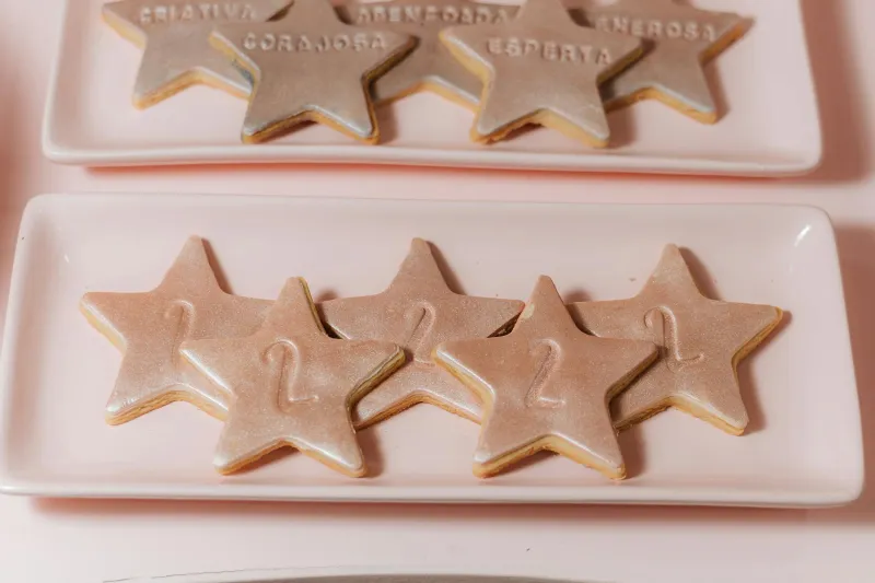 Your Kid Isn't Bouncing Off the Walls Because of Cake. Science Has Been Saying So Since the '90s.